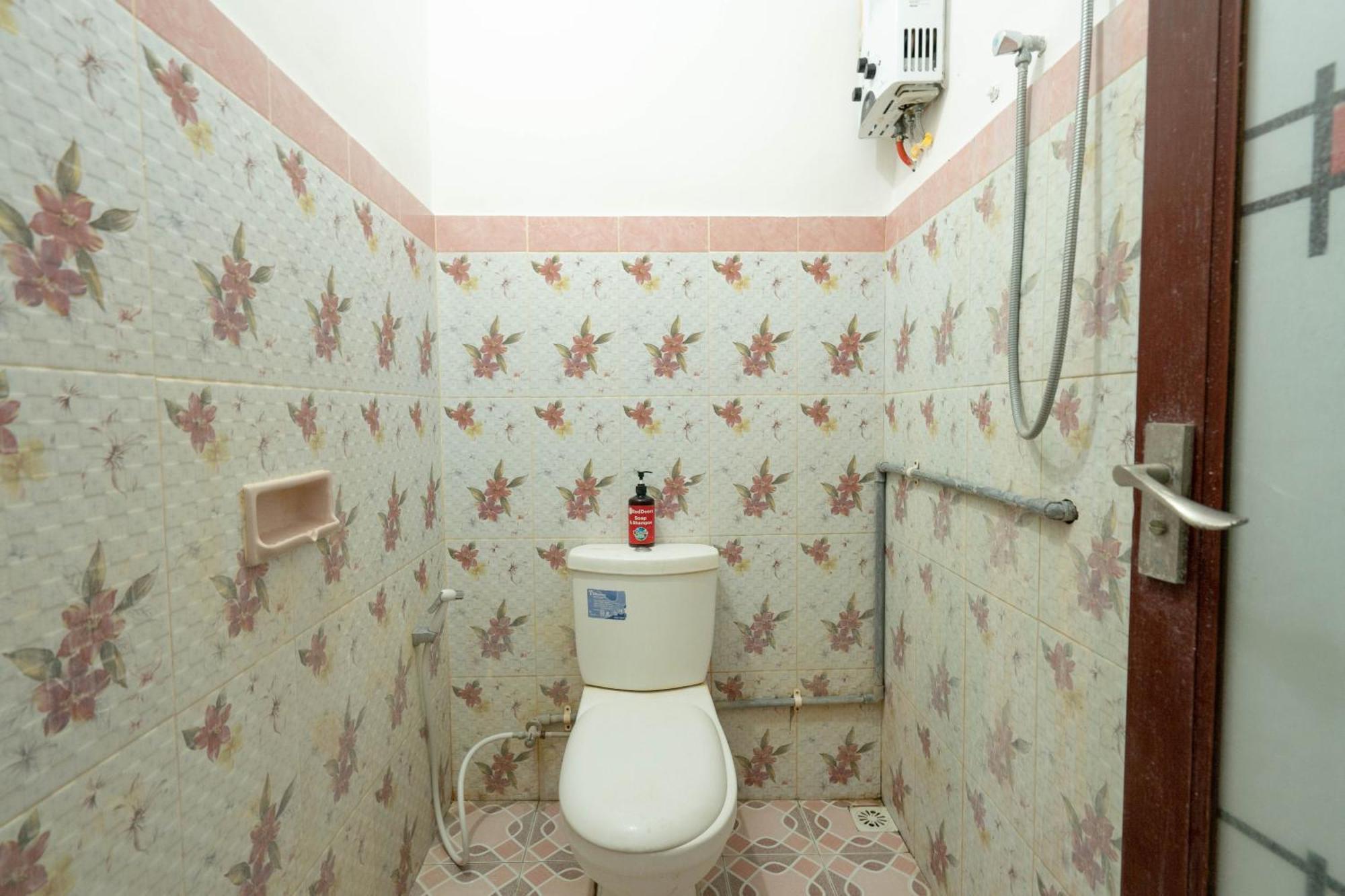 Reddoorz Near Buleleng Harbour 2 Hotell Singaraja Eksteriør bilde